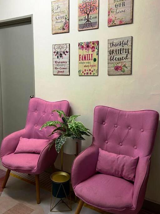 Sentrovue B Pink House Apartment Bandar Puncak Alam Luaran gambar